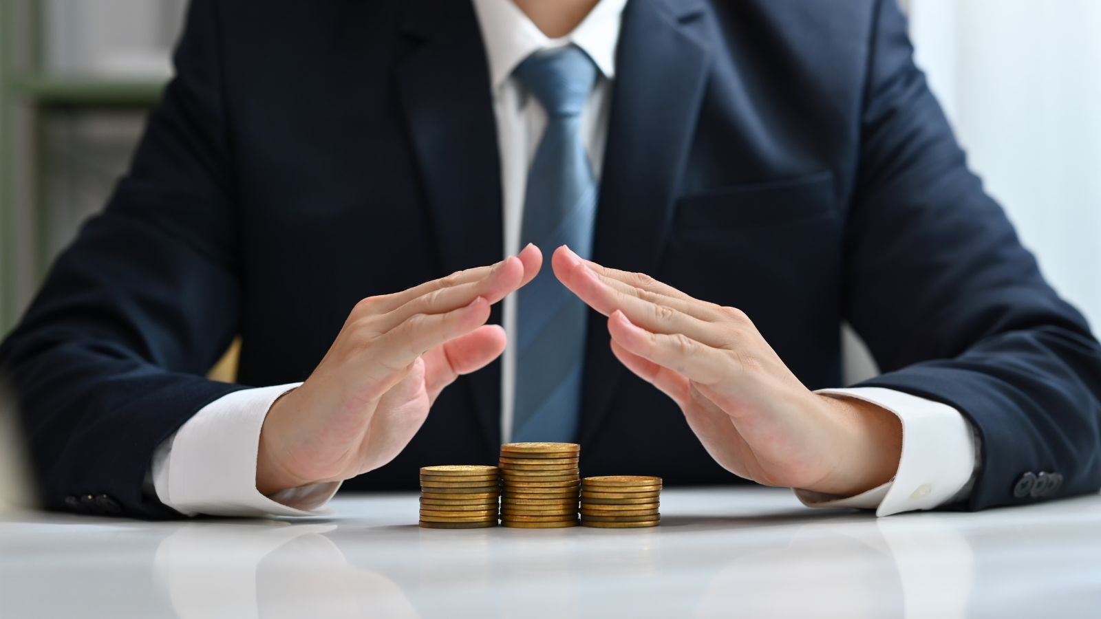 regulations that govern real estate crowdfunding to protect investors - growthcents.com