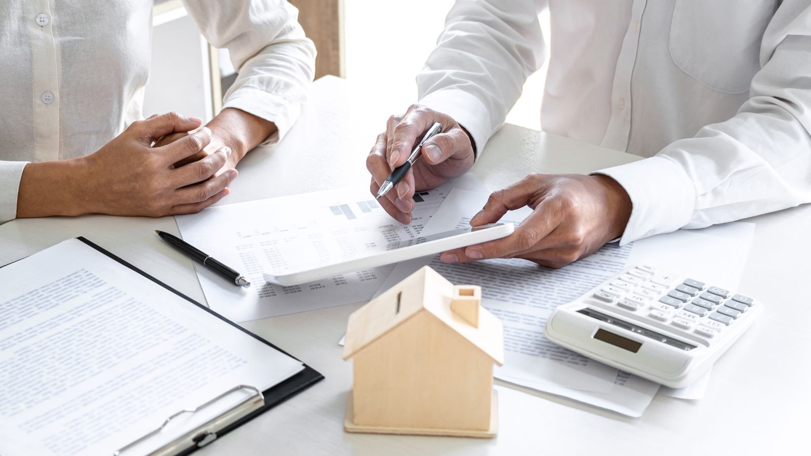 who pays commission in commercial real estate transaction - growthcents.com