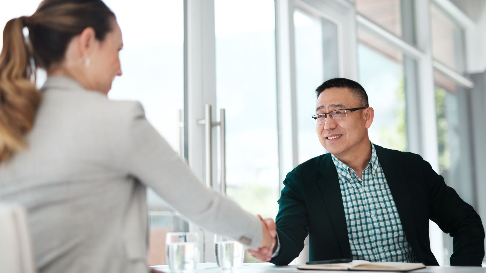 10 Steps to Successfully Close Your First Wholesale Deal