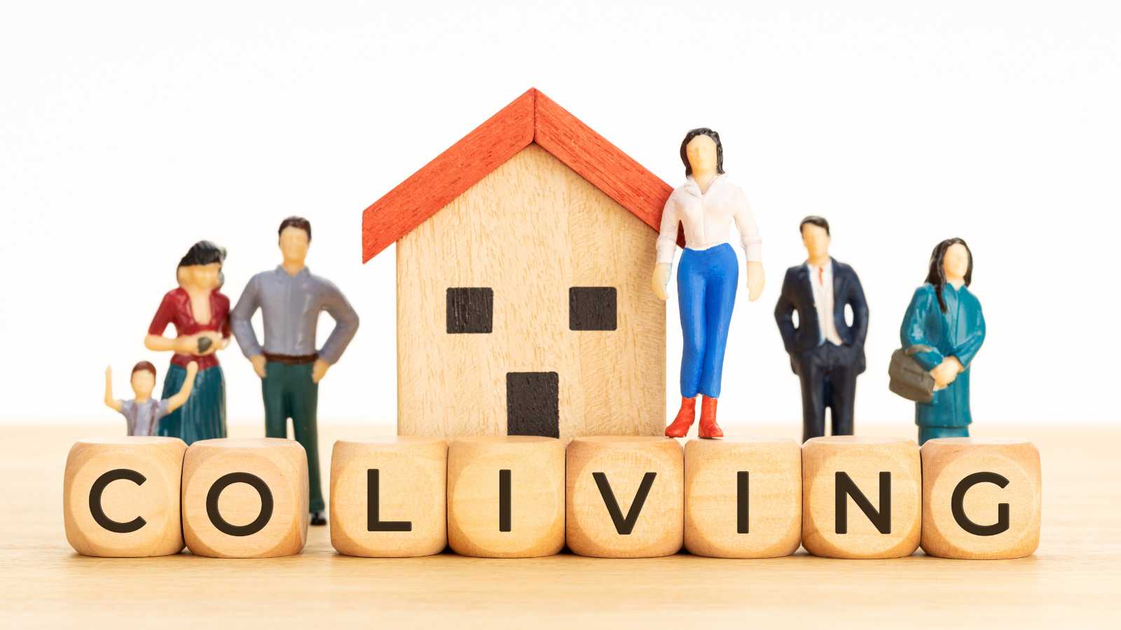 Can I Invest in A Crowdfunding Campaign if I’m a Member of a Co-Living Community? 5 Essential Considerations Before Investing